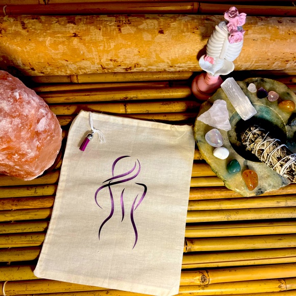 BUNDLE ONLY Light canvas bag with pull close string. 💋 - Picture 2 of 2